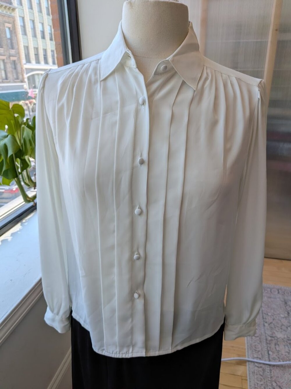 Women's Compositions for Petites White Long Sleeve Button Front Blouse